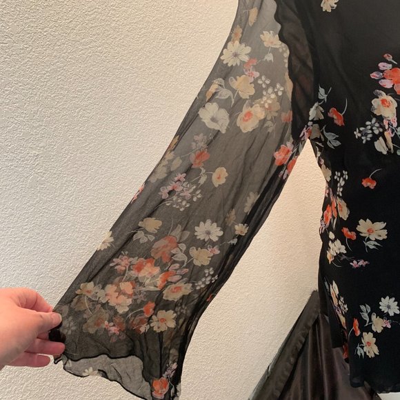 Black crossover bodice top with long sheer sleeves size XL very good condition - Picture 3 of 14